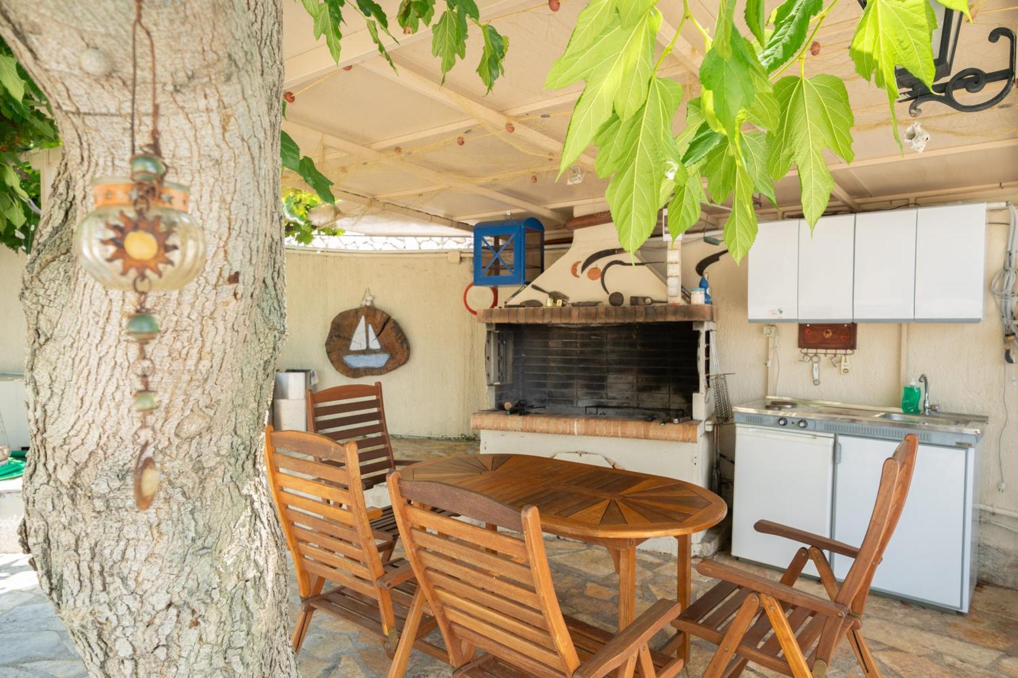 Agnanti Apartment *