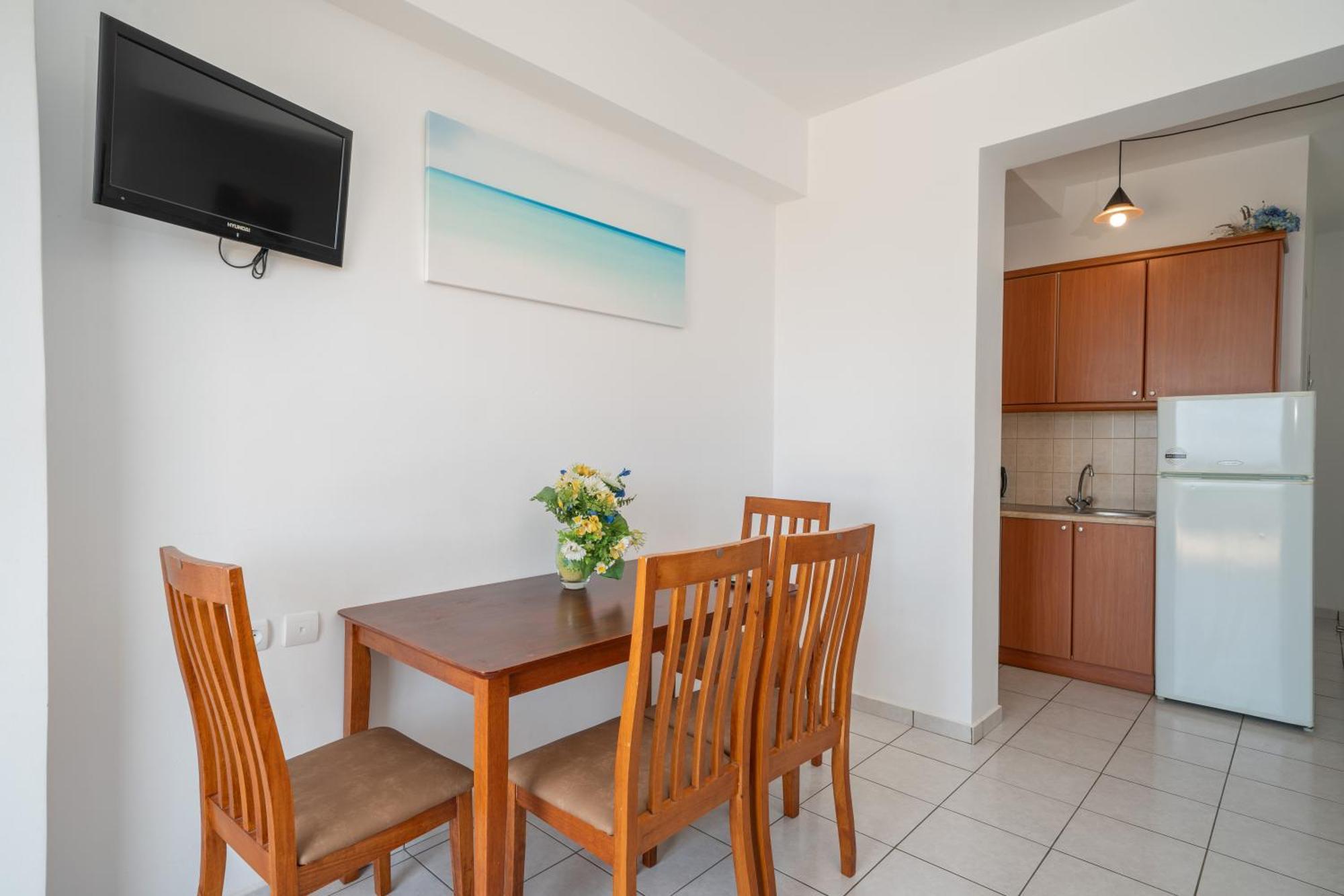 Agnanti Apartment *